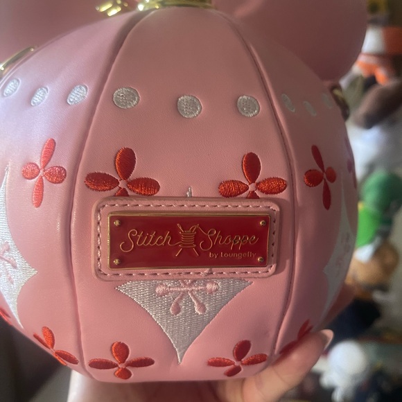 Stitch Shoppe by Loungefly Disney Minnie Valentine’s cross bag - Picture 2 of 5